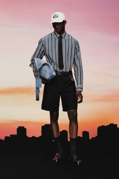 Look 19